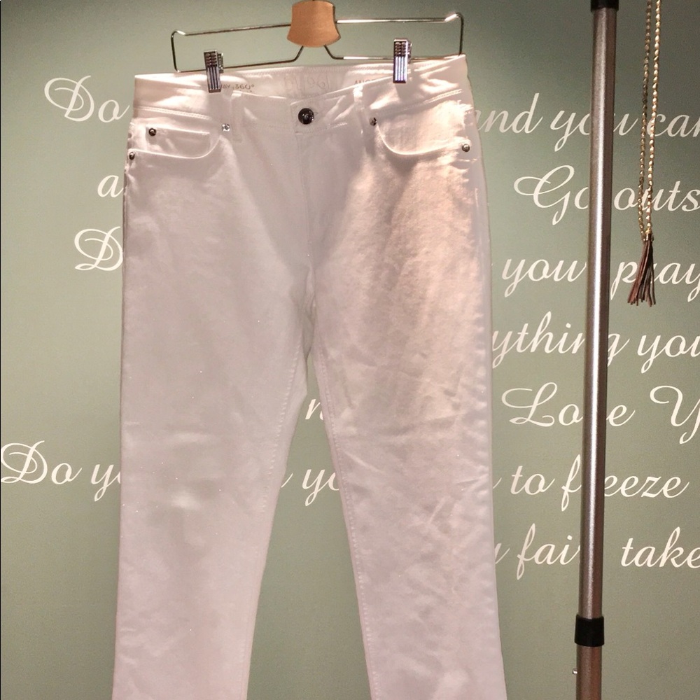 DL1961 WHITE JEANS